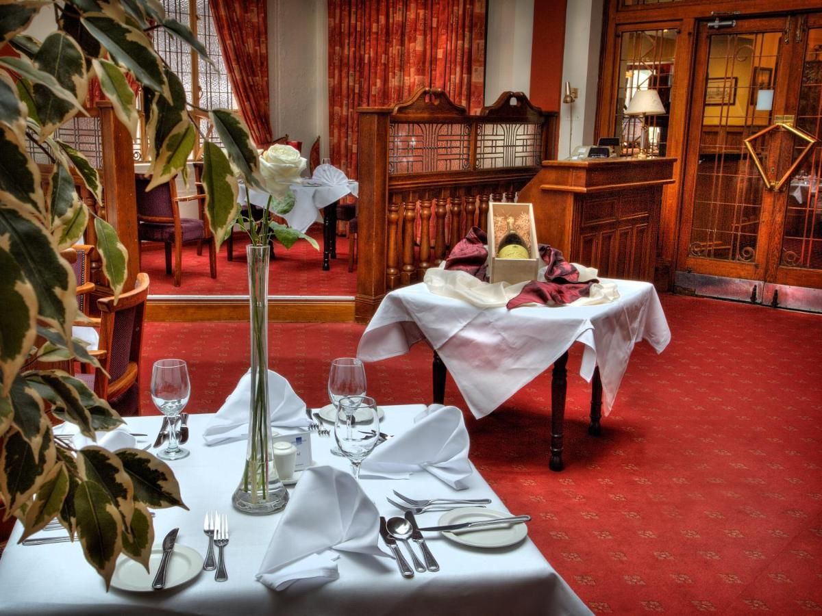 Отель The Lucan Spa Hotel Лукан-13
