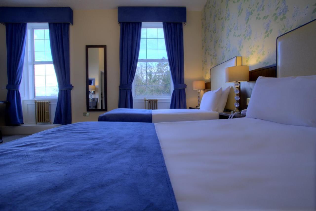 Отель The Lucan Spa Hotel Лукан