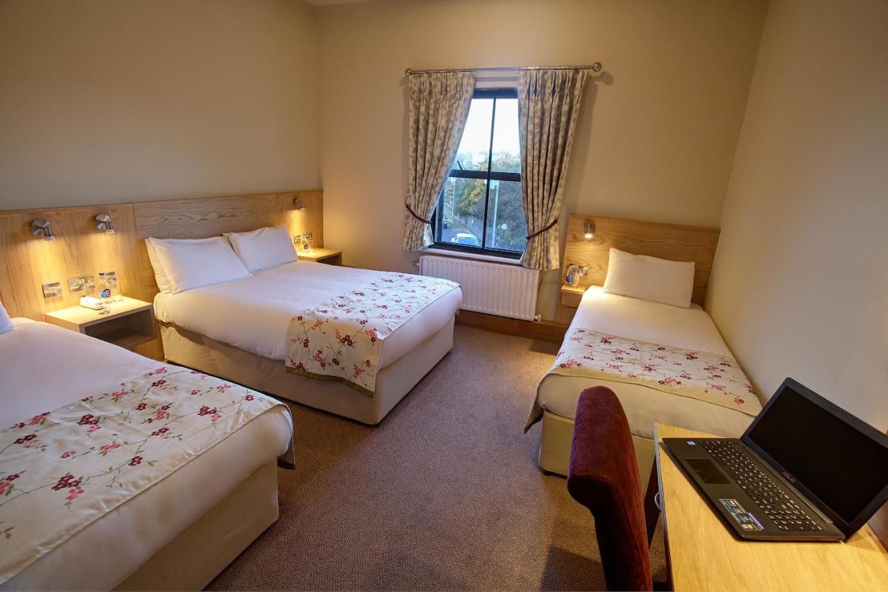 Отель The Lucan Spa Hotel Лукан-20