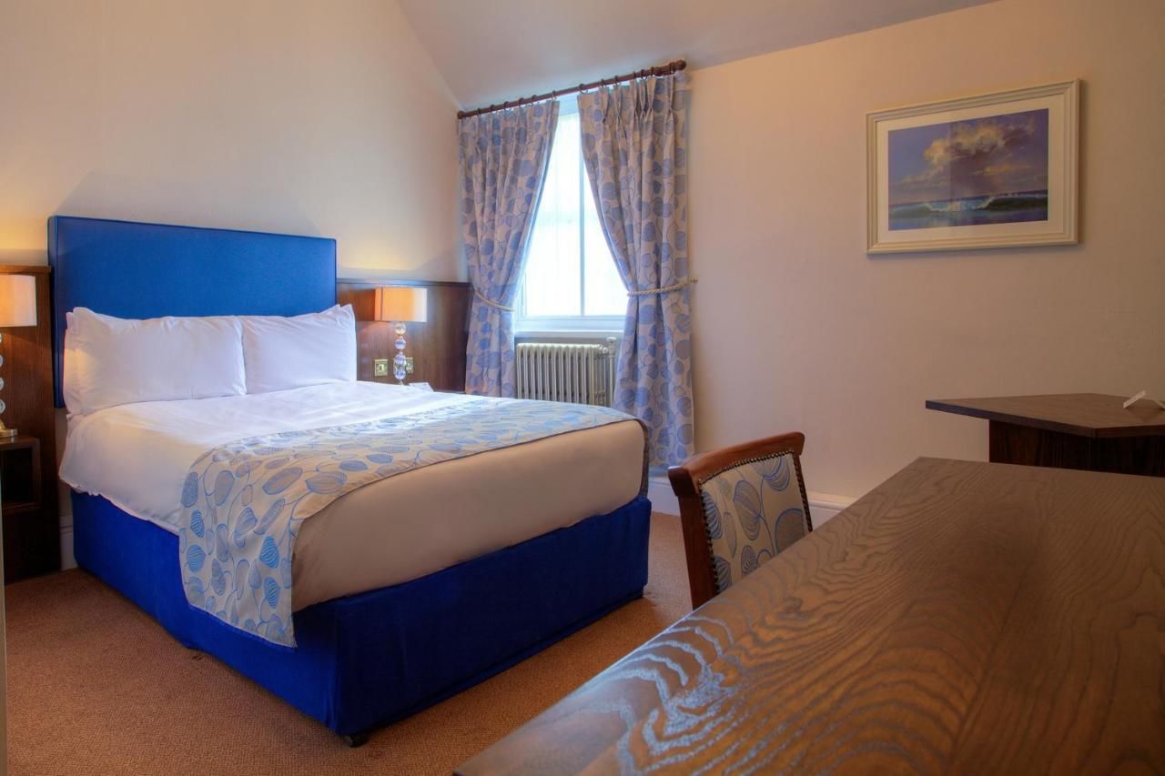Отель The Lucan Spa Hotel Лукан