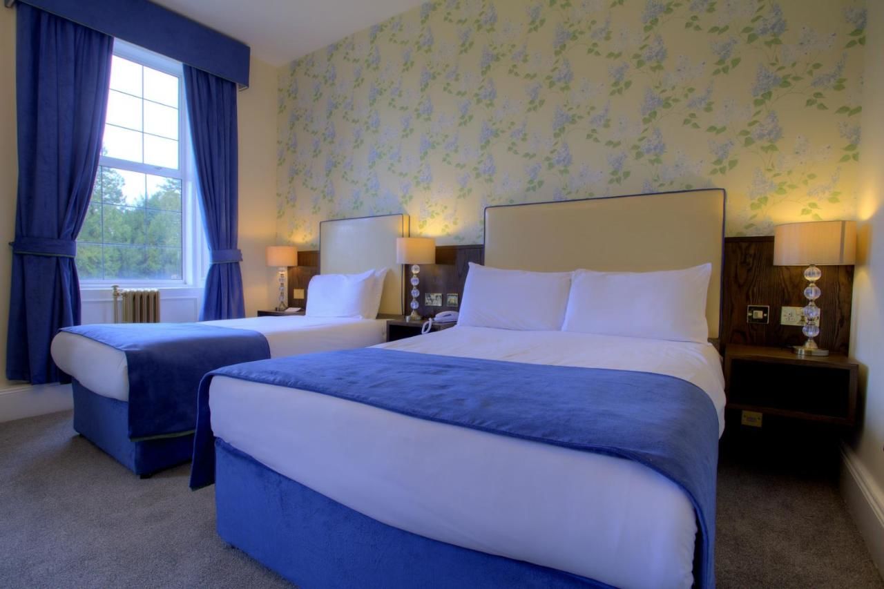 Отель The Lucan Spa Hotel Лукан