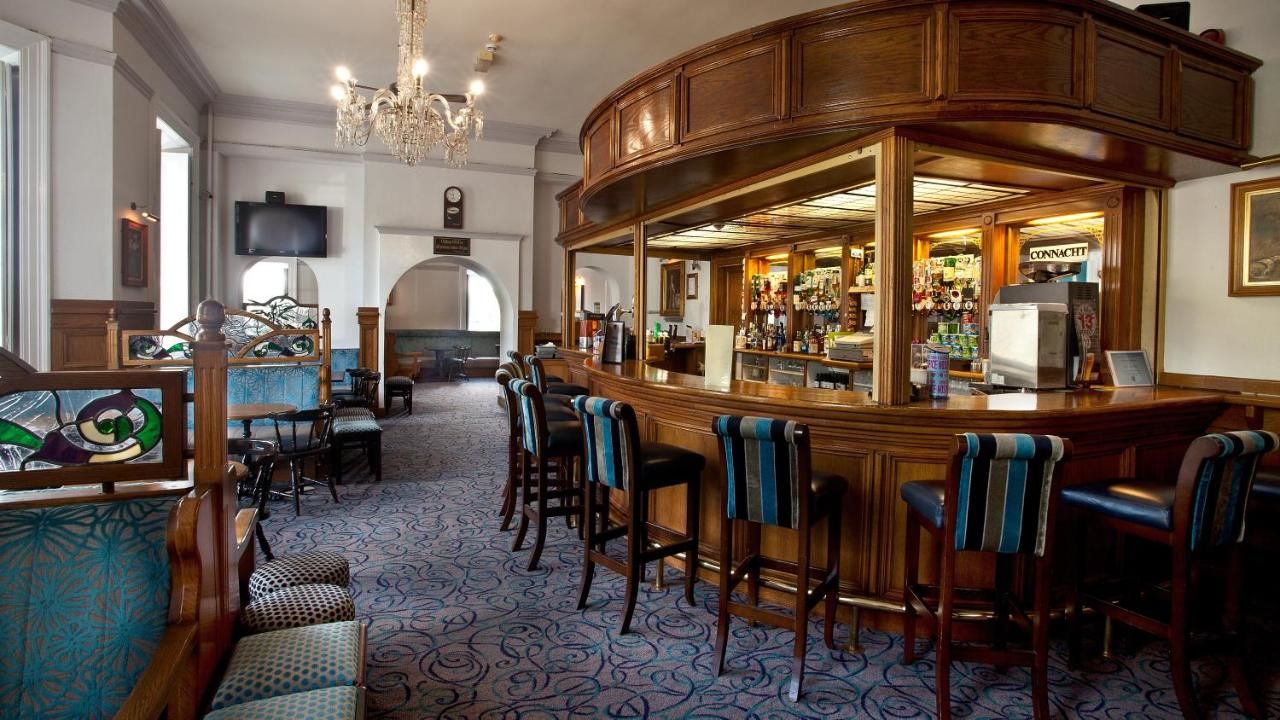 Отель The Lucan Spa Hotel Лукан-38
