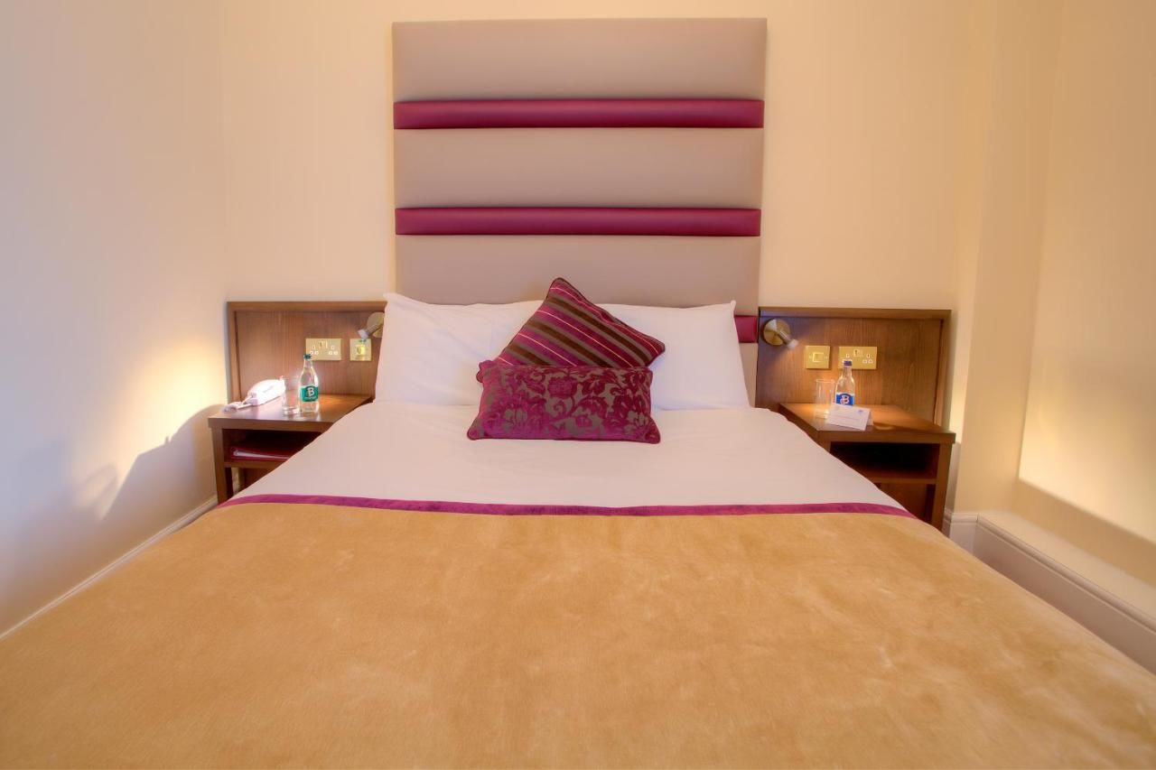 Отель The Lucan Spa Hotel Лукан