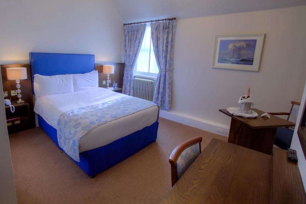 Отель The Lucan Spa Hotel Лукан