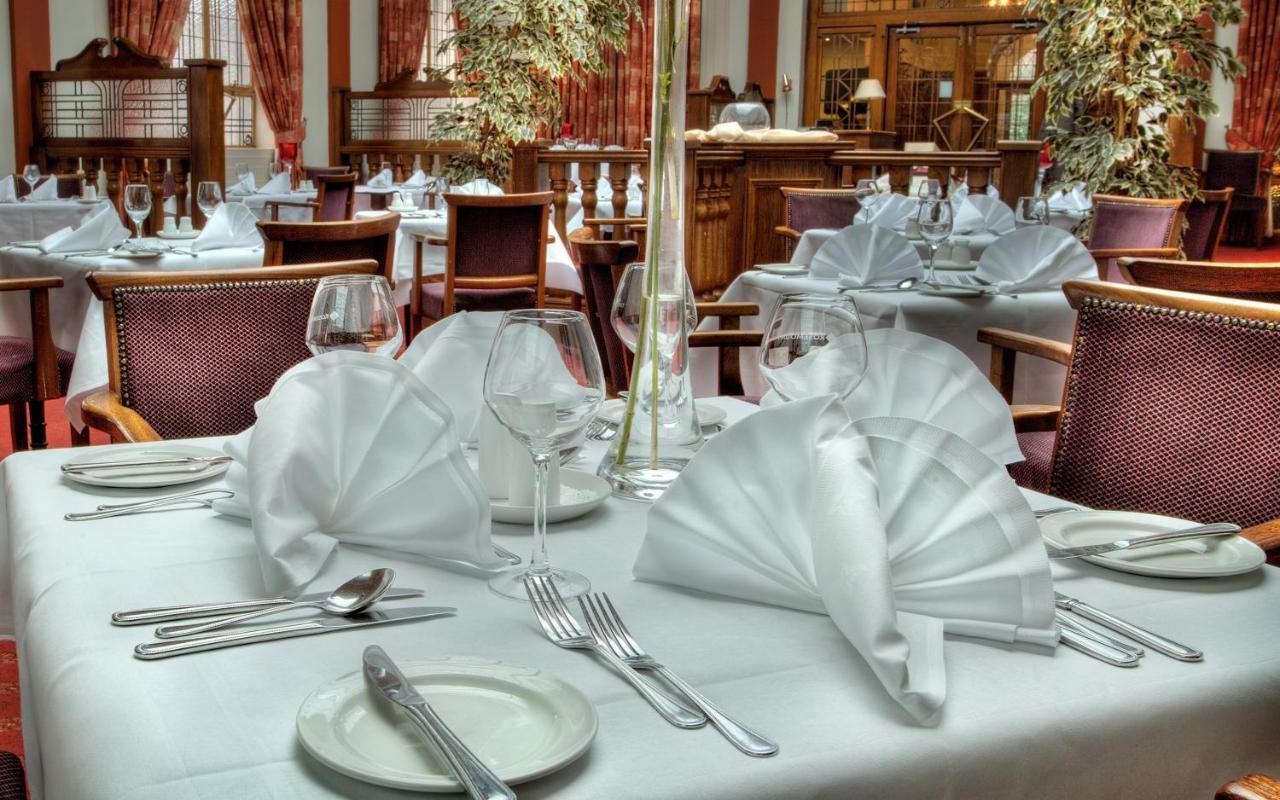 Отель The Lucan Spa Hotel Лукан-11